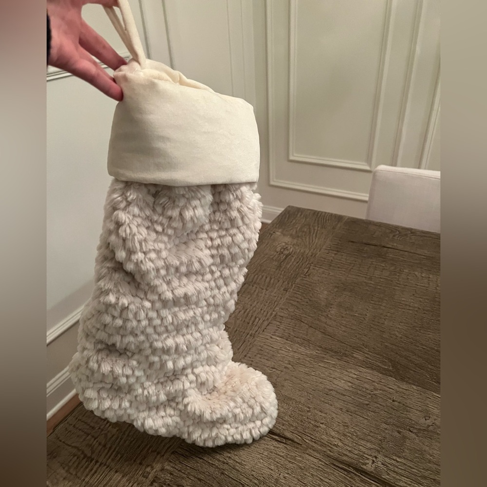 Pottery barn honeycomb faux fur stocking excellent like new SOLD OUT ON WEBSITE - Picture 2 of 4